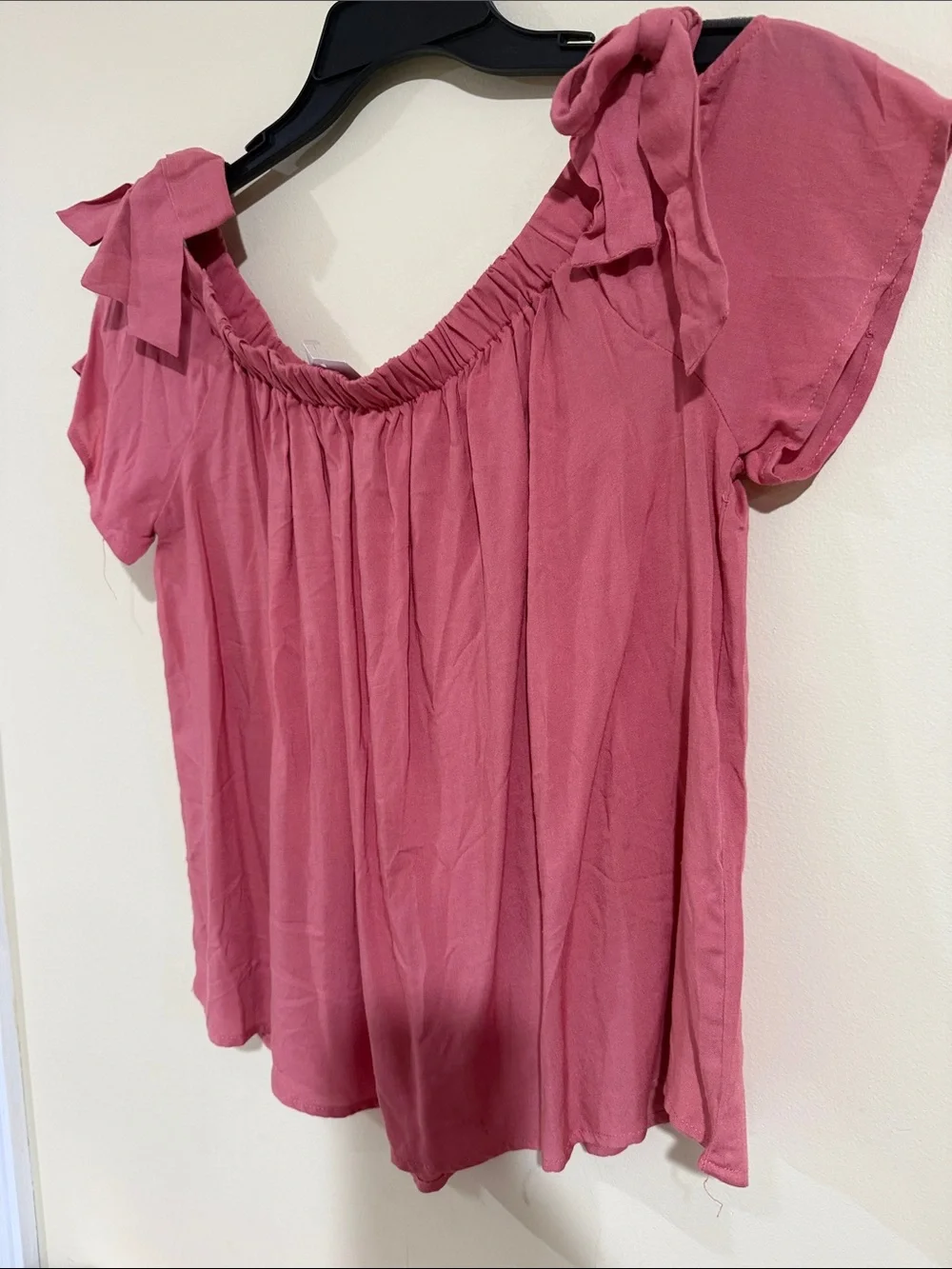 Heart & Hips by Charlotte Russe Pink Off-Shoulder Tie-Shoulder Blouse size large